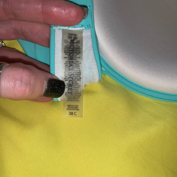 Victoria’s Secret halter style bikini top - Picture 5 of 5